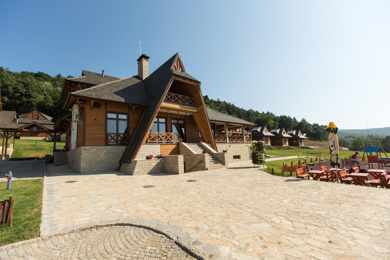 Etno Naselje Vrdnicka Kula Bed and Breakfast Vrdnik Εξωτερικό φωτογραφία